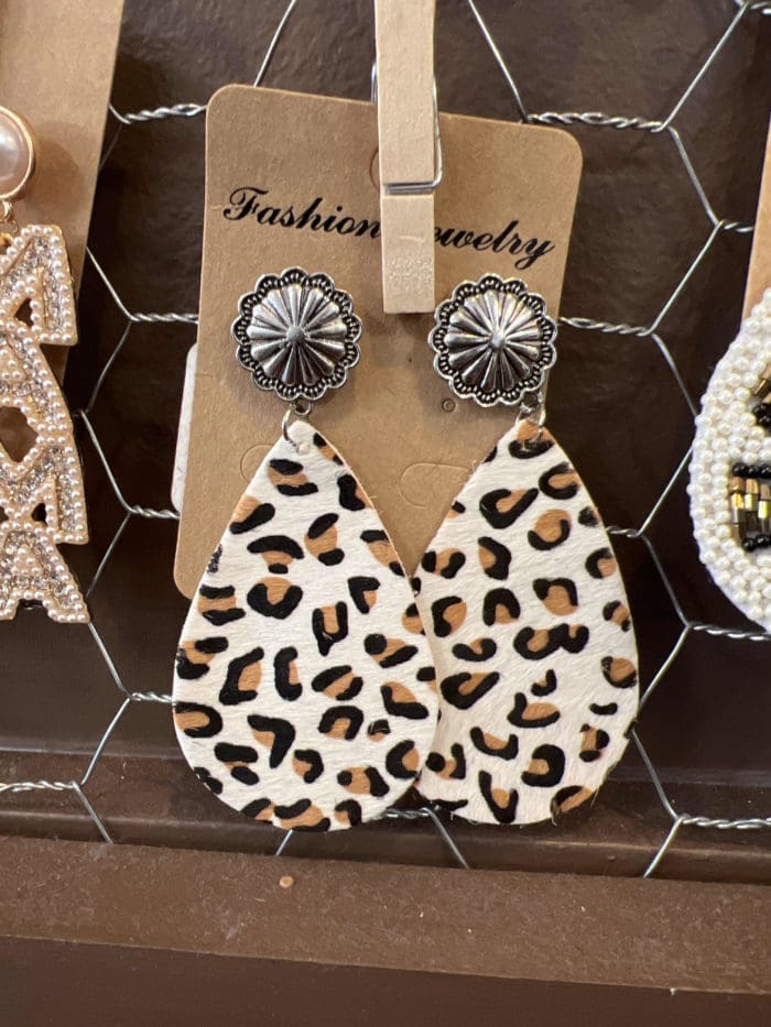 Cheetah Teardrop White Cloth Earrings