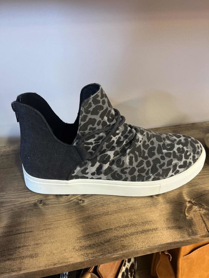 Survivor Leopard Sneakers